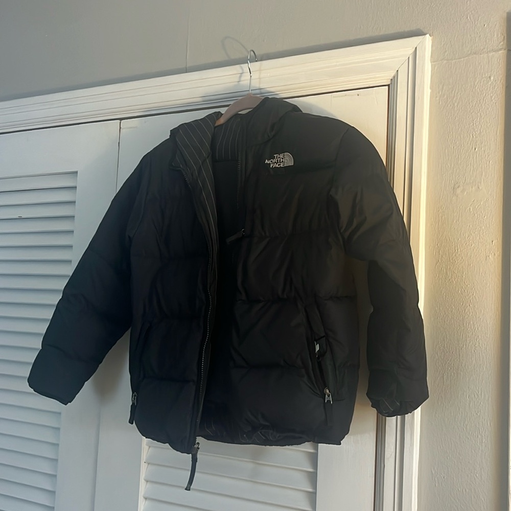 The North Face hooded, reversible, youth large puffer. Great condition!